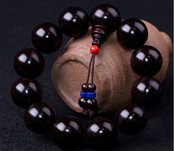 小葉紫檀，盤出時光的包漿與心境